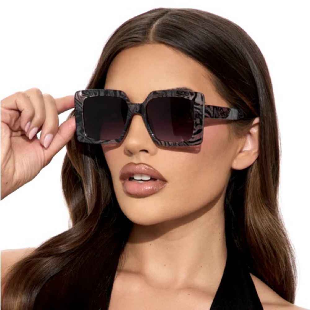 Chaotic But Cute Sunglasses NEW 🏷️